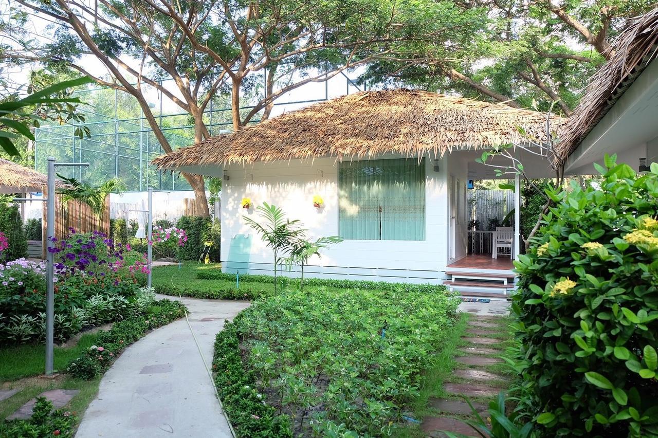 Aquna Huahin Resort Exterior photo