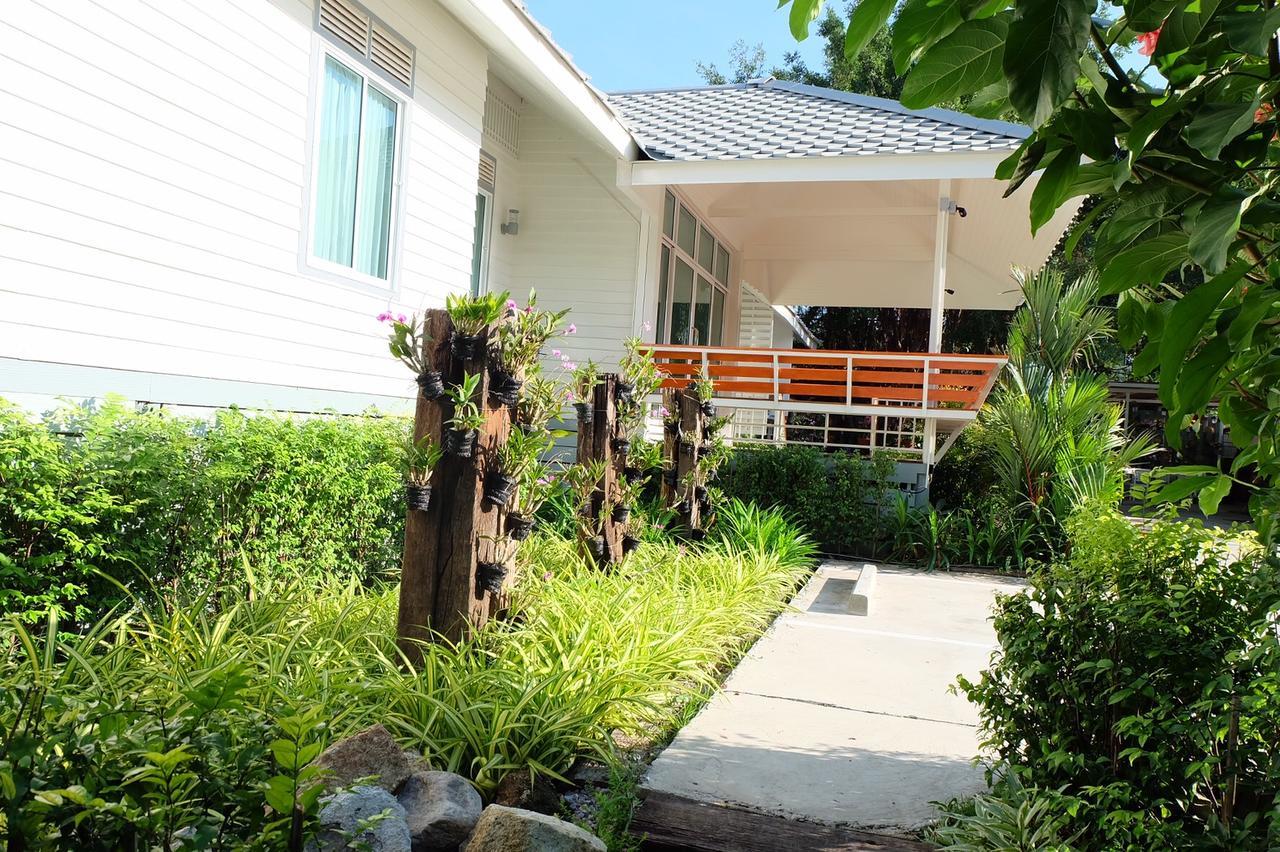 Aquna Huahin Resort Exterior photo